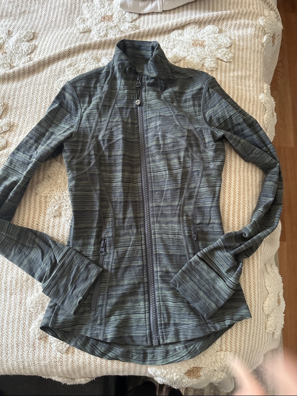 Lulu Lemon Women’s Grey Striped Full-Zip Jacket